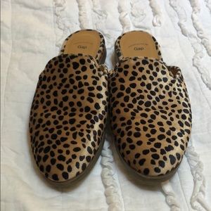 gap leopard mules